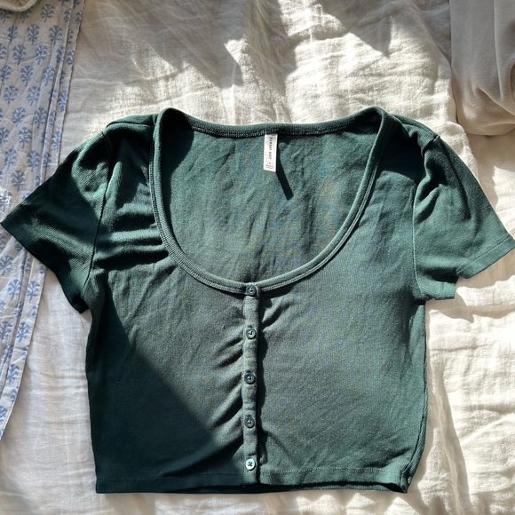 Sunday Best Holly Top (dark green cropped shirt) size small ! - Picture 4 of 4